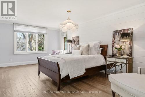 356 Shoreacres Road, Burlington, ON - Indoor Photo Showing Bedroom