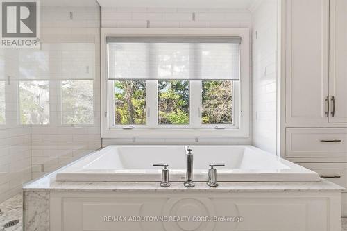 356 Shoreacres Road, Burlington, ON - Indoor