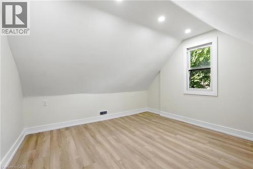 9 Alice Street, Hamilton, ON - Indoor Photo Showing Other Room