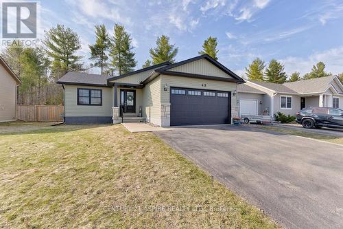 43 DUSTIN DRIVE  Petawawa, ON K8H 0G3