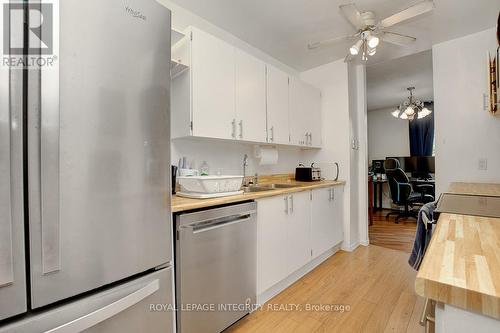 206 - 2000 Jasmine Crescent, Ottawa, ON - Indoor Photo Showing Kitchen