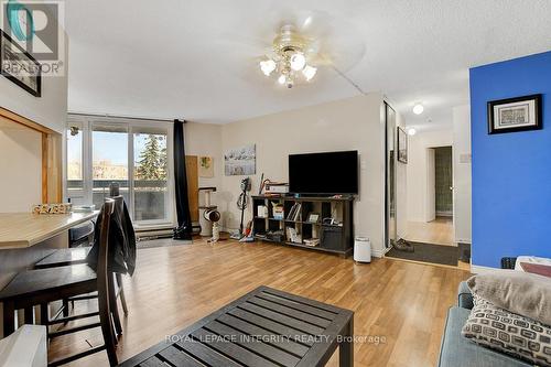 206 - 2000 Jasmine Crescent, Ottawa, ON - Indoor