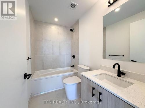 104 - 4878 Powers Common, Burlington, ON - Indoor Photo Showing Bathroom