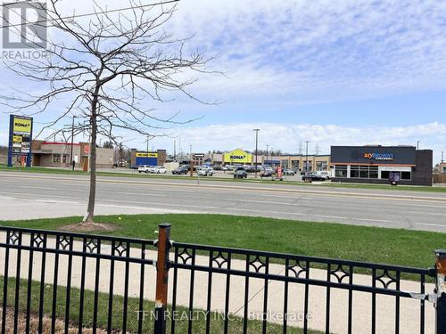 104 - 4878 Powers Common, Burlington, ON - Outdoor
