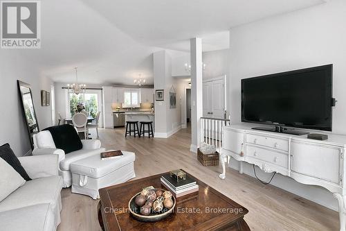 40 BARKER BOULEVARD  Collingwood, ON L9Y 4W4