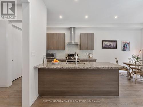 197 Elyse Court, Aurora, ON - Indoor Photo Showing Kitchen