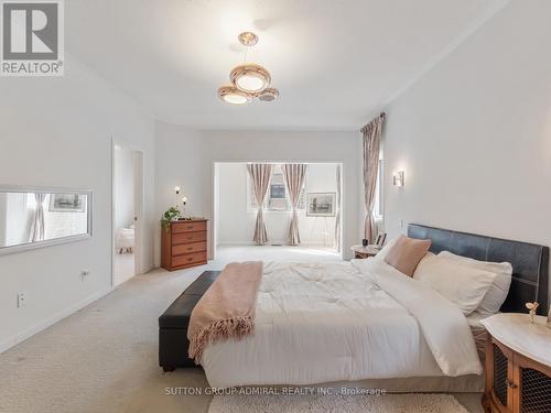 197 Elyse Court, Aurora, ON - Indoor Photo Showing Bedroom
