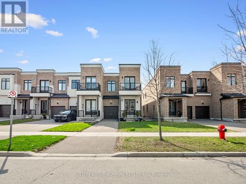 197 Elyse Court, Aurora, ON - Outdoor With Balcony With Facade