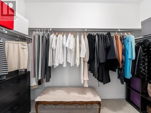 197 Elyse Court, Aurora, ON - Indoor With Storage