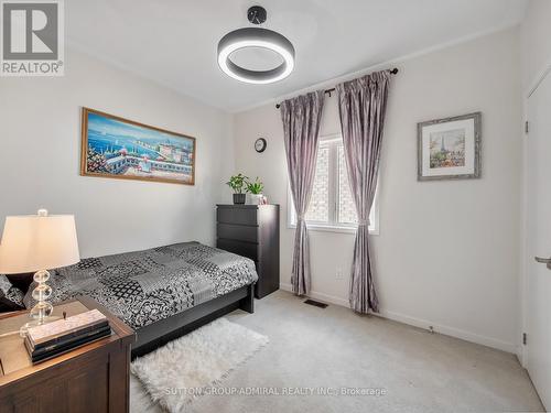 197 Elyse Court, Aurora, ON - Indoor Photo Showing Bedroom