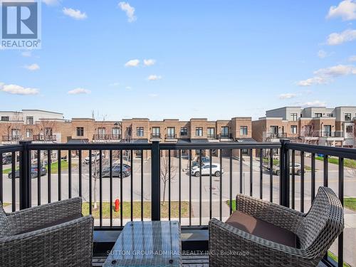 197 Elyse Court, Aurora, ON - Outdoor With Balcony