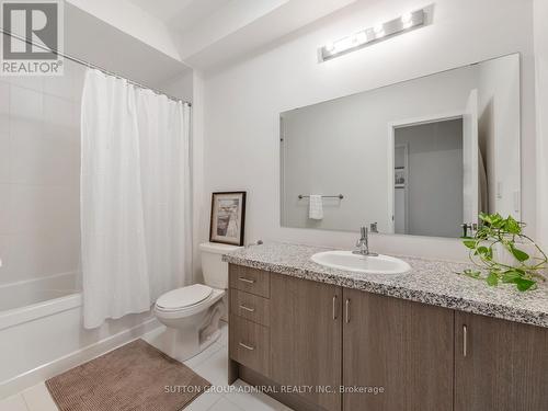 197 Elyse Court, Aurora, ON - Indoor Photo Showing Bathroom
