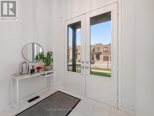 197 Elyse Court, Aurora, ON - Indoor Photo Showing Other Room