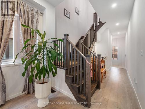 197 Elyse Court, Aurora, ON - Indoor Photo Showing Other Room