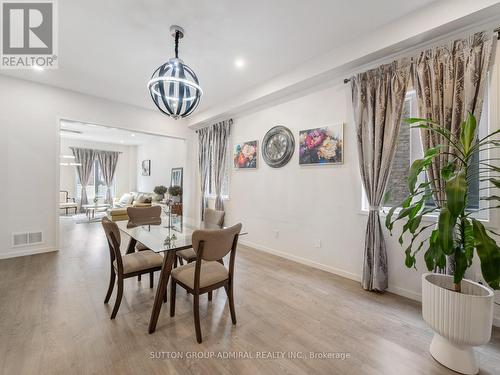 197 Elyse Court, Aurora, ON - Indoor Photo Showing Dining Room