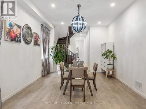 197 Elyse Court, Aurora, ON - Indoor Photo Showing Dining Room