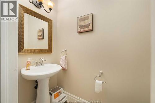 2257 Askin, Windsor, ON - Indoor Photo Showing Bathroom