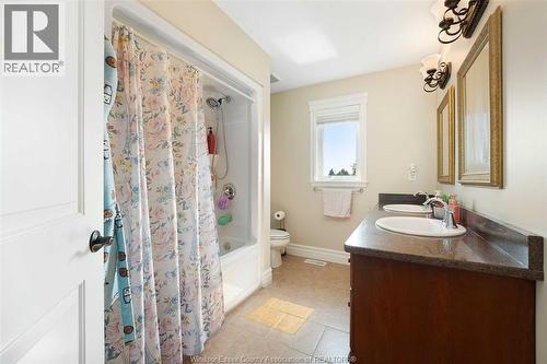 2257 Askin, Windsor, ON - Indoor Photo Showing Bathroom