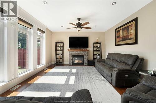 2257 Askin, Windsor, ON - Indoor Photo Showing Living Room With Fireplace