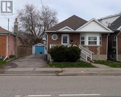 UPPER - 201 CELINA STREET Oshawa (Lakeview), ON L1H 4N7