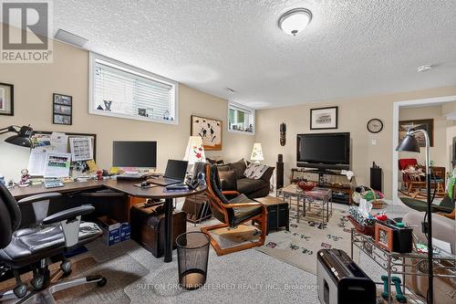 Bedroom or Recroom - 41 - 43 Capulet Walk, London North (North M), ON - Indoor Photo Showing Office