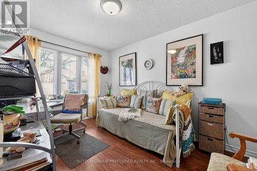 Front Office or Bedroom - 41 - 43 Capulet Walk, London North (North M), ON - Indoor Photo Showing Living Room