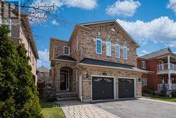 UPPER - 3486 FOUNTAIN PARK AVENUE Mississauga, ON L5M 7E5