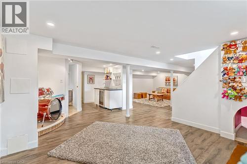 2123 Deyncourt Drive, Burlington, ON - Indoor