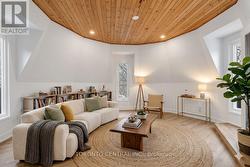 UPPER - 171 PARKSIDE DRIVE Toronto, ON M6R 2Y9