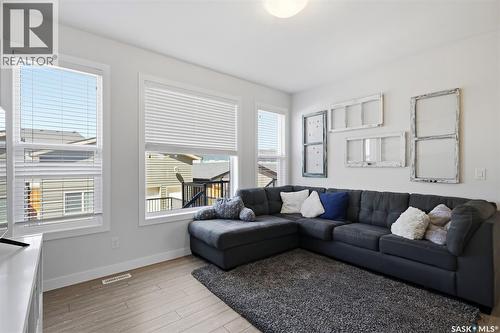 243 Newton Link, Saskatoon, SK - Indoor Photo Showing Living Room
