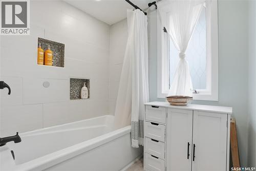 542 Coldspring Way, Saskatoon, SK - Indoor Photo Showing Bathroom