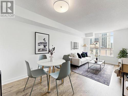 811 - 225 WELLESLEY STREET E  Toronto, ON M4X 1X8