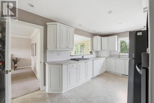 880 Melwood Avenue, Ottawa, ON - Indoor Photo Showing Kitchen
