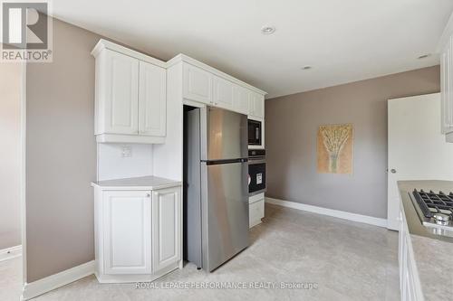 880 Melwood Avenue, Ottawa, ON - Indoor