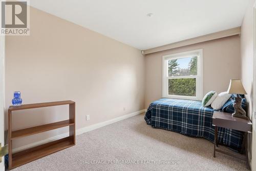 880 Melwood Avenue, Ottawa, ON - Indoor Photo Showing Bedroom