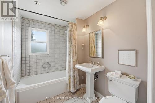 880 Melwood Avenue, Ottawa, ON - Indoor Photo Showing Bathroom
