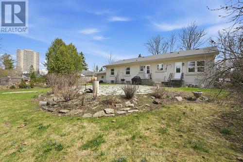 880 Melwood Avenue, Ottawa, ON - Outdoor