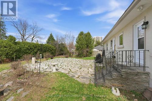 880 Melwood Avenue, Ottawa, ON - Outdoor