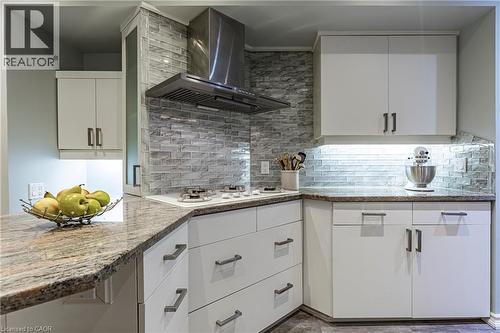 134 Broad Leaf Crescent, Ancaster, ON - Indoor Photo Showing Kitchen With Upgraded Kitchen