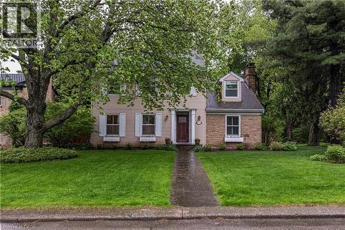 134 Broad Leaf Crescent, Ancaster, ON - Outdoor