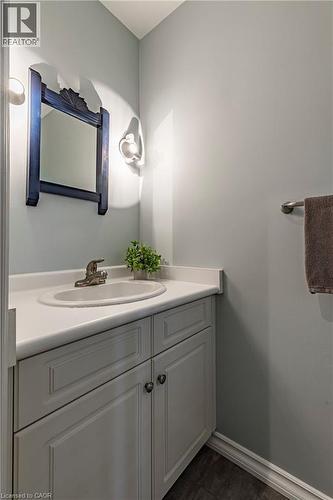 134 Broad Leaf Crescent, Ancaster, ON - Indoor Photo Showing Bathroom