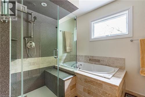 134 Broad Leaf Crescent, Ancaster, ON - Indoor Photo Showing Bathroom