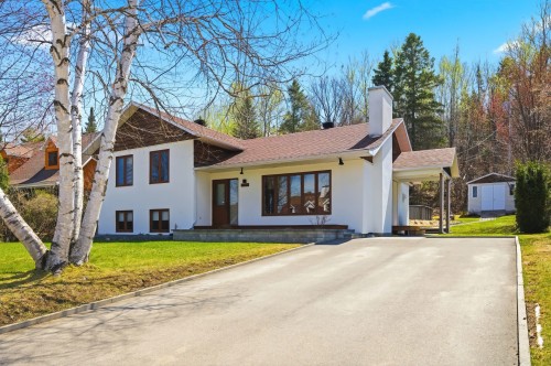 1486 Rue du Bois-de-Boulogne  Saguenay (Chicoutimi), QC G7J 4J5