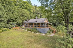 21 Rue des Chardonnerets  Val-Des-Monts, QC J8N 5C3