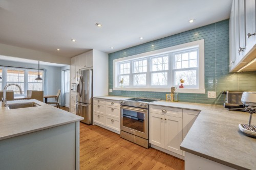 Cuisine - 155 Ch. De La Corniche, Mont-Tremblant, QC - Indoor Photo Showing Kitchen With Upgraded Kitchen