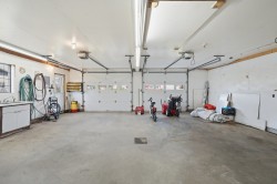 Garage - 