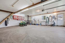 Garage - 