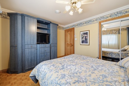 Chambre à coucher principale - 6625  - 6635 Rue Du Clocher, Saint-Hyacinthe, QC - Indoor Photo Showing Bedroom