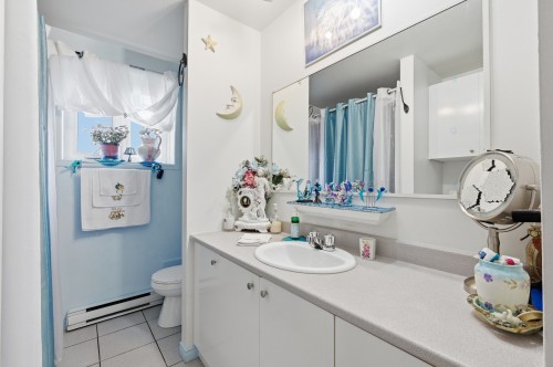 Salle de bains - 6625  - 6635 Rue Du Clocher, Saint-Hyacinthe, QC - Indoor Photo Showing Bathroom