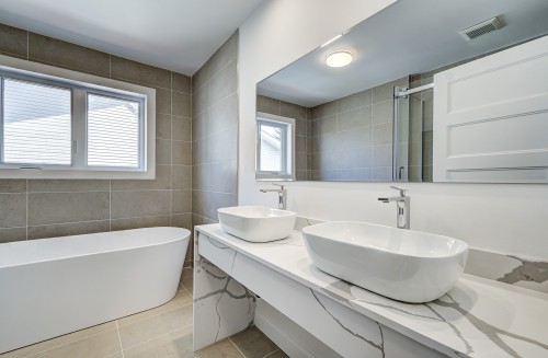 Master Bathroom - 12 Av. Hillside, Pointe-Claire, QC - Indoor Photo Showing Bathroom